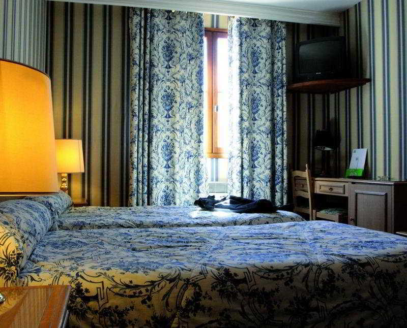 Hotel L'Aragon Carcassonne Værelse billede